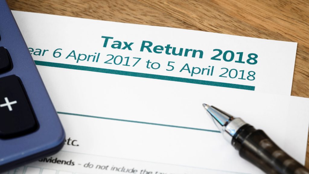 100,000s risk fines for filing late tax returns